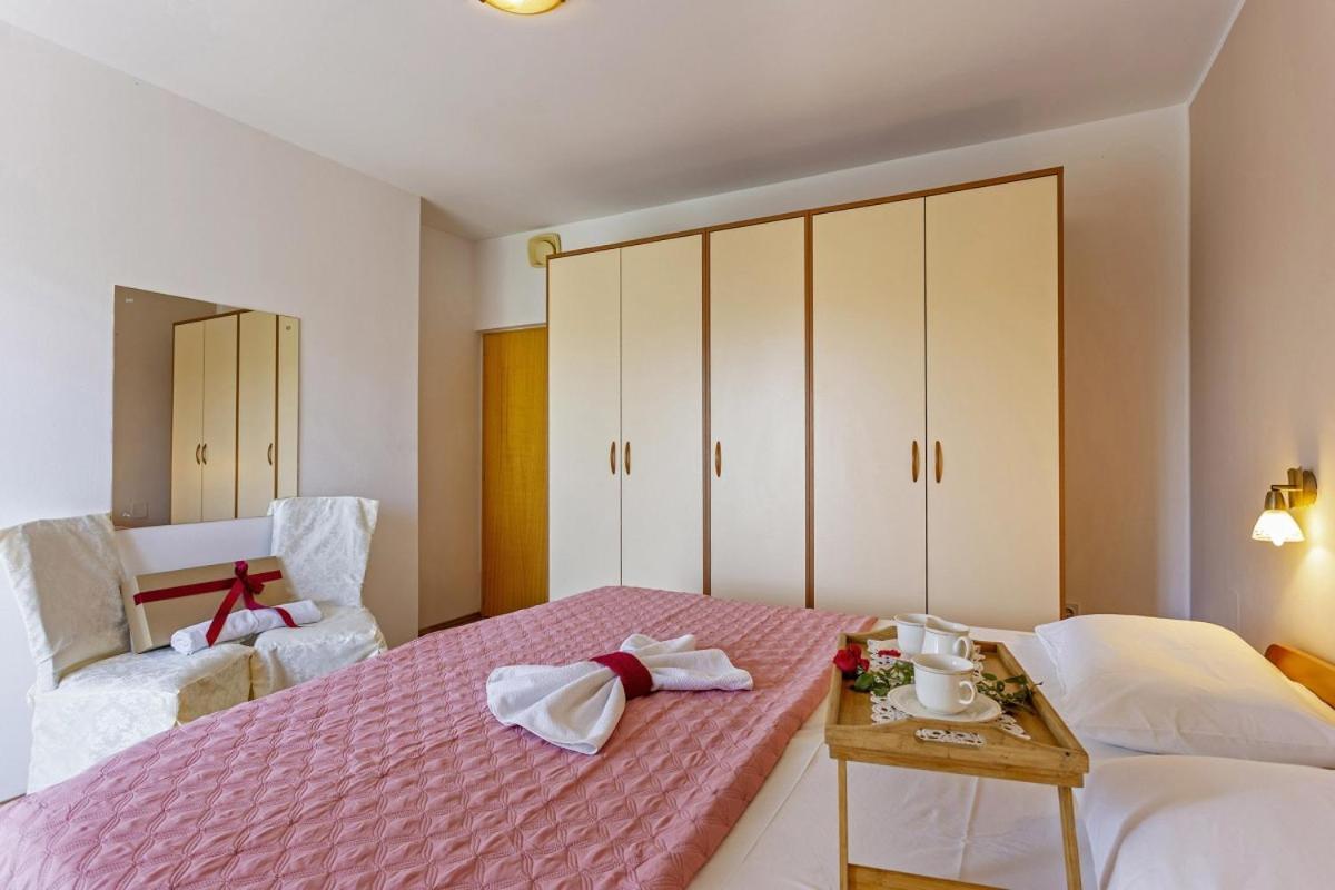 Milka In Medulin * Istrien Hotel Exterior photo